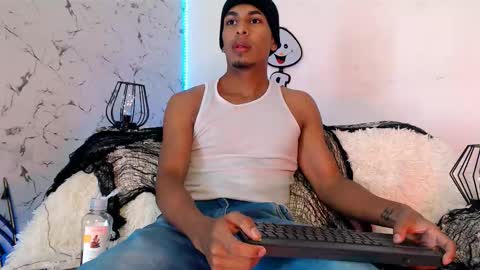 Lorian Vikel  online show from 10-05-25, 09:45