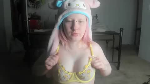 Lori Critter online show from 03-04-25, 01:12