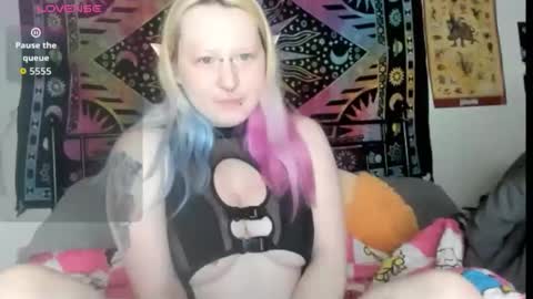 Snapshot of loricritter2 chatting on 04-13-26, 10:32 Lori Critter online show from 04-13-26, 10:32