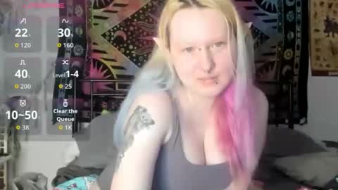 Snapshot of loricritter2 chatting on 04-16-26, 10:16 Lori Critter online show from 04-16-26, 10:16