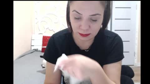 LorraGrey online show from 12-21-24, 04:30