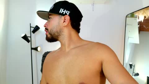 Snapshot of los_juanes chatting on 04-09-26, 03:17 JUAN JUAN online show from 04-09-26, 03:17