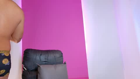 Snapshot of los_juanes chatting on 04-11-26, 05:28 JUAN JUAN online show from 04-11-26, 05:28