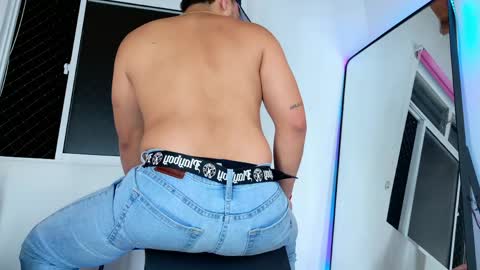 Snapshot of los_juanes chatting on 05-16-26, 02:19 JUAN JUAN online show from 05-16-26, 02:19