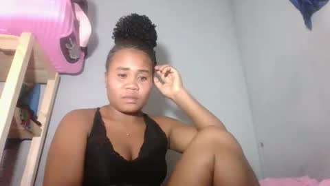 Snapshot of louane98 chatting on 02-12-26, 03:07 louane98 online show from 02-12-26, 03:07