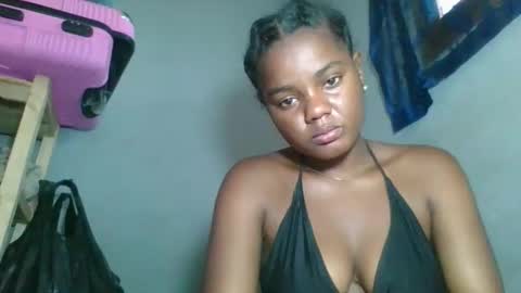 Snapshot of louane98 chatting on 02-20-26, 11:32 louane98 online show from 02-20-26, 11:32