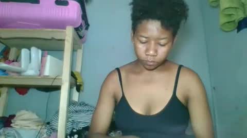 Snapshot of louane98 chatting on 03-02-26, 07:15 louane98 online show from 03-02-26, 07:15