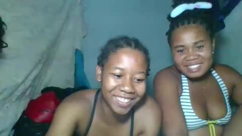 Snapshot of louane98 chatting on 03-05-26, 04:25 louane98 online show from 03-05-26, 04:25