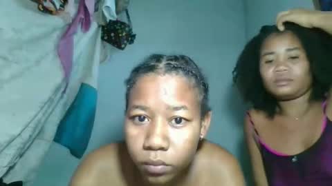 Snapshot of louane98 chatting on 03-14-26, 08:42 louane98 online show from 03-14-26, 08:42