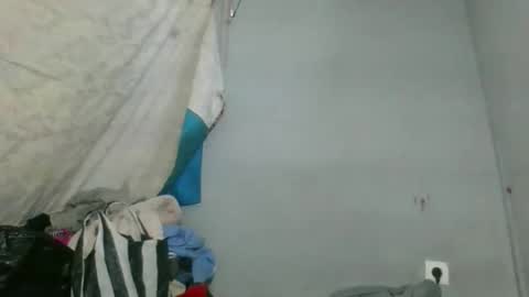 Snapshot of louane98 chatting on 03-15-26, 10:43 louane98 online show from 03-15-26, 10:43