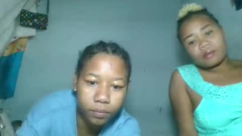 Snapshot of louane98 chatting on 03-20-26, 08:52 louane98 online show from 03-20-26, 08:52