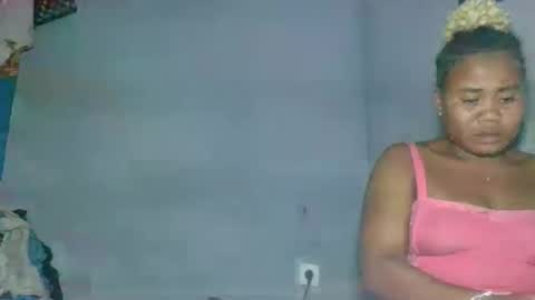 Snapshot of louane98 chatting on 03-21-26, 08:23 louane98 online show from 03-21-26, 08:23