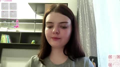 Snapshot of loudeguise chatting on 05-28-26, 02:03 Esma online show from 05-28-26, 02:03