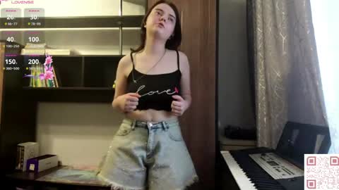 Snapshot of loudeguise chatting on 05-30-26, 12:13 Esma online show from 05-30-26, 12:13