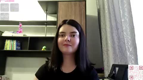 Snapshot of loudeguise chatting on 06-09-26, 11:00 Esma online show from 06-09-26, 11:00