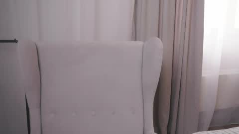 Snapshot of louettakarn chatting on 04-25-26, 12:30 Sade online show from 04-25-26, 12:30