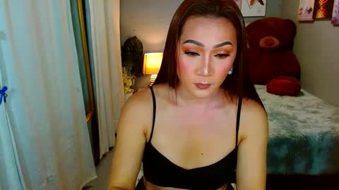 Snapshot of louie_sexy chatting on 12-12-24, 11:18 Cathy online show from 12-12-24, 11:18