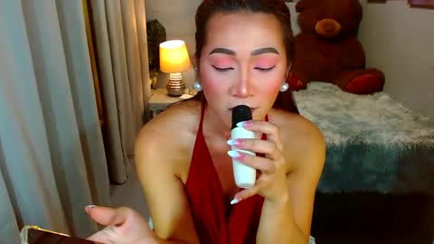 Snapshot of louie_sexy chatting on 12-17-24, 12:33 Cathy online show from 12-17-24, 12:33