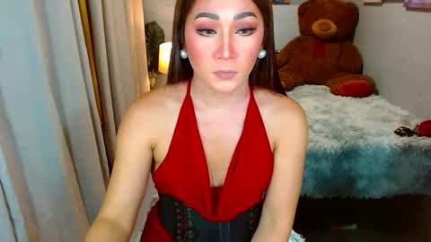 Snapshot of louie_sexy chatting on 12-18-24, 12:07 Cathy online show from 12-18-24, 12:07