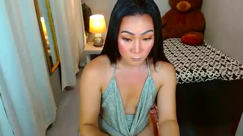 Snapshot of louie_sexy chatting on 01-23-25, 01:24 Cathy online show from 01-23-25, 01:24