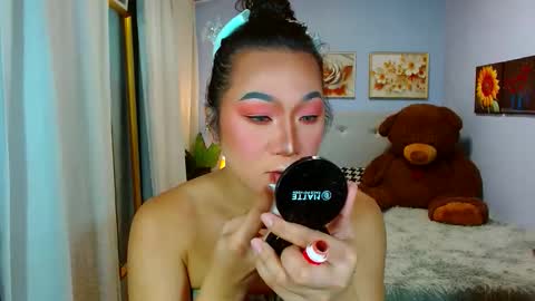 Snapshot of louie_sexy chatting on 10-25-25, 07:05 Cathy online show from 10-25-25, 07:05