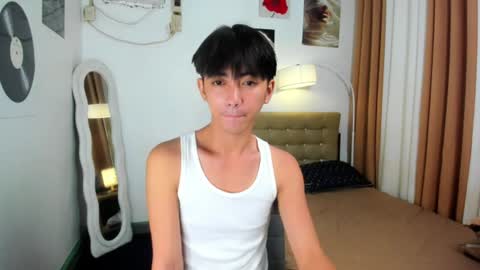 Snapshot of louieismy_name chatting on 06-14-26, 09:44 ignot ursh online show from 06-14-26, 09:44