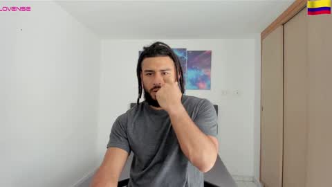 Snapshot of louis_marley_ chatting on 12-29-24, 02:42 louis_marley_ online show from 12-29-24, 02:42