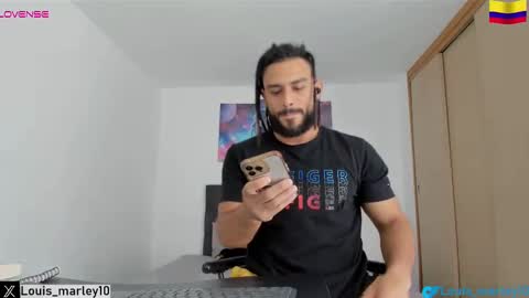 Snapshot of louis_marley_ chatting on 02-18-25, 08:47 louis_marley_ online show from 02-18-25, 08:47