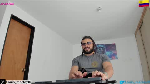 Snapshot of louis_marley_ chatting on 03-07-25, 07:27 louis_marley_ online show from 03-07-25, 07:27