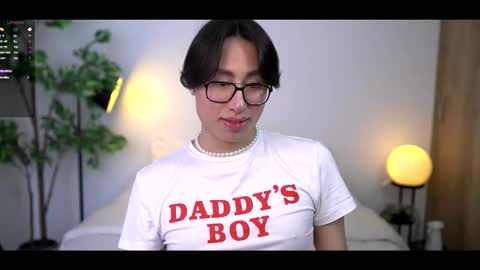 Snapshot of louis_zh chatting on 12-21-25, 08:05 Louis online show from 12-21-25, 08:05