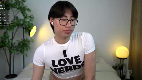 Snapshot of louis_zh chatting on 03-21-26, 01:26 Louis online show from 03-21-26, 01:26