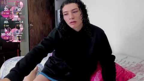 Snapshot of louise_22cm chatting on 04-23-26, 02:08 Mi lu online show from 04-23-26, 02:08