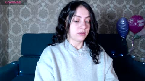 Louise online show from 02-05-25, 04:27