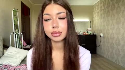 Snapshot of louiswawrzyniak chatting on 06-14-26, 07:32 Flora online show from 06-14-26, 07:32