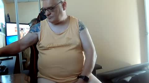 Snapshot of loumtl3 chatting on 07-03-26, 12:22 loumtl3 online show from 07-03-26, 12:22