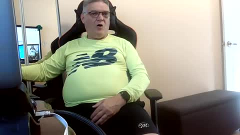 Snapshot of loumtl3 chatting on 07-20-26, 12:18 loumtl3 online show from 07-20-26, 12:18