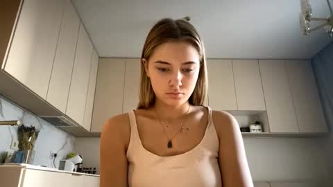 Snapshot of lourapimenta chatting on 03-29-26, 05:07 Eliza online show from 03-29-26, 05:07