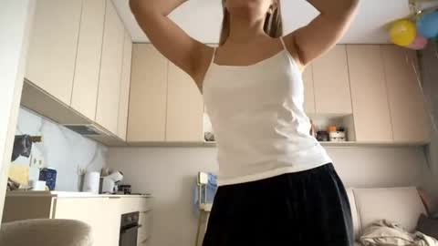 Eliza online show from 05-09-26, 05:23