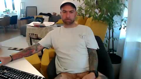 Guapito online show from 06-26-26, 07:57