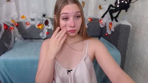 love bella  online show from 10-10-25, 12:42