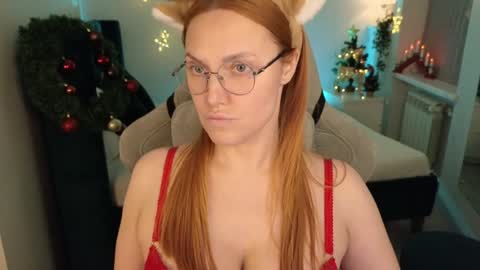 Snapshot of love_call chatting on 12-24-24, 08:44 love_call online show from 12-24-24, 08:44