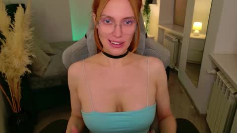 Snapshot of love_call chatting on 10-10-25, 05:39 love_call online show from 10-10-25, 05:39