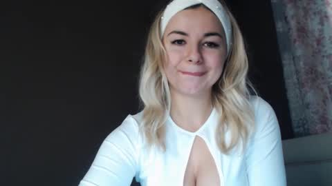 Snapshot of love_dom_meg chatting on 02-17-26, 08:22 Megane online show from 02-17-26, 08:22