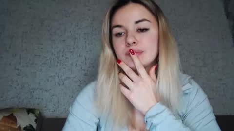 Snapshot of love_dom_meg chatting on 02-20-26, 09:15 Megane online show from 02-20-26, 09:15