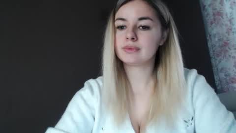 Snapshot of love_dom_meg chatting on 03-18-26, 09:12 Megane online show from 03-18-26, 09:12