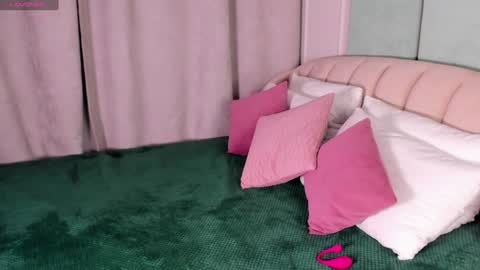 Snapshot of love_is_lola chatting on 12-26-24, 12:57 Lola online show from 12-26-24, 12:57
