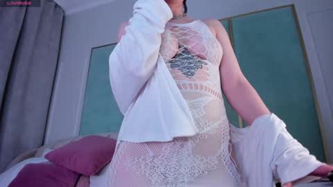 Snapshot of love_is_lola chatting on 01-10-25, 07:25 Lola online show from 01-10-25, 07:25
