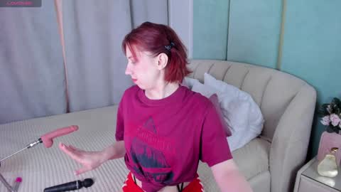 Snapshot of love_is_lola chatting on 01-16-25, 04:17 Lola online show from 01-16-25, 04:17
