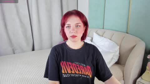 Snapshot of love_is_lola chatting on 01-21-25, 01:08 Lola online show from 01-21-25, 01:08