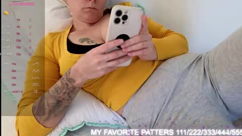 Snapshot of love_jessy_love chatting on 02-18-26, 01:18 jessmy pleasure is in your hands s online show from 02-18-26, 01:18